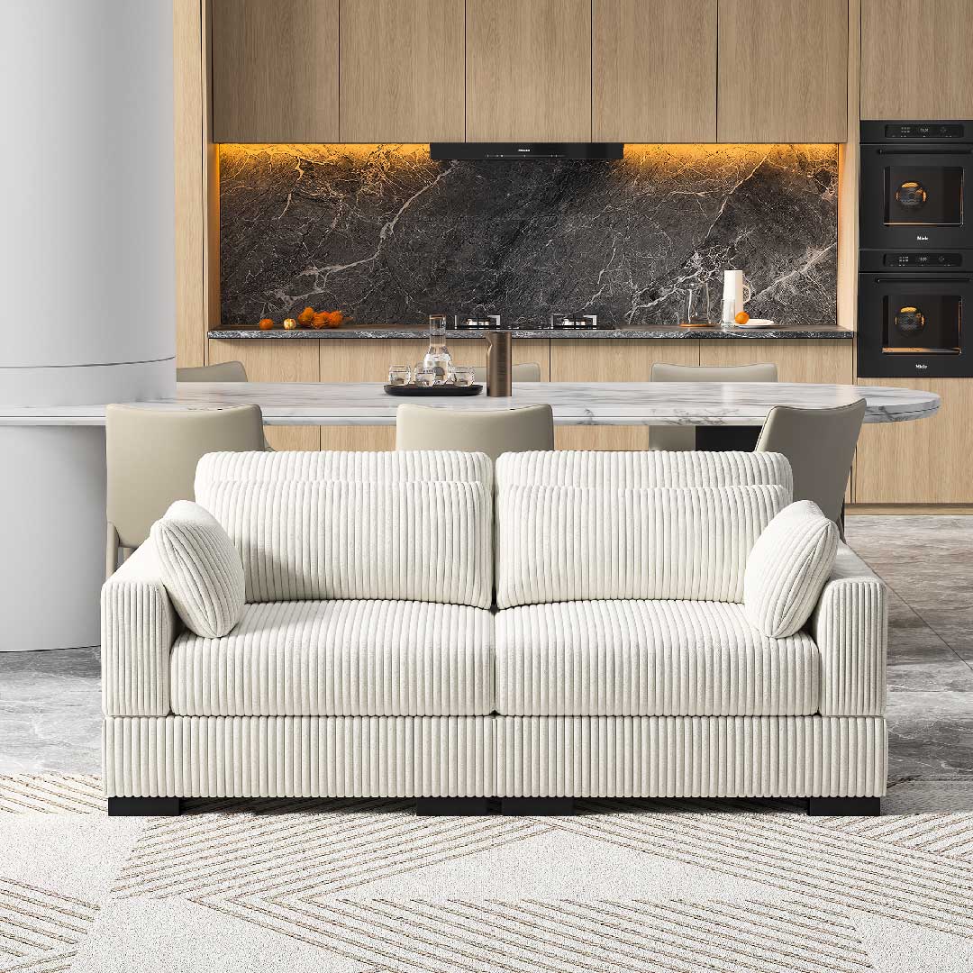 Modulares Sofa mit Cordbezug und breiten Sitzflächen, ideal für modernes Wohnen