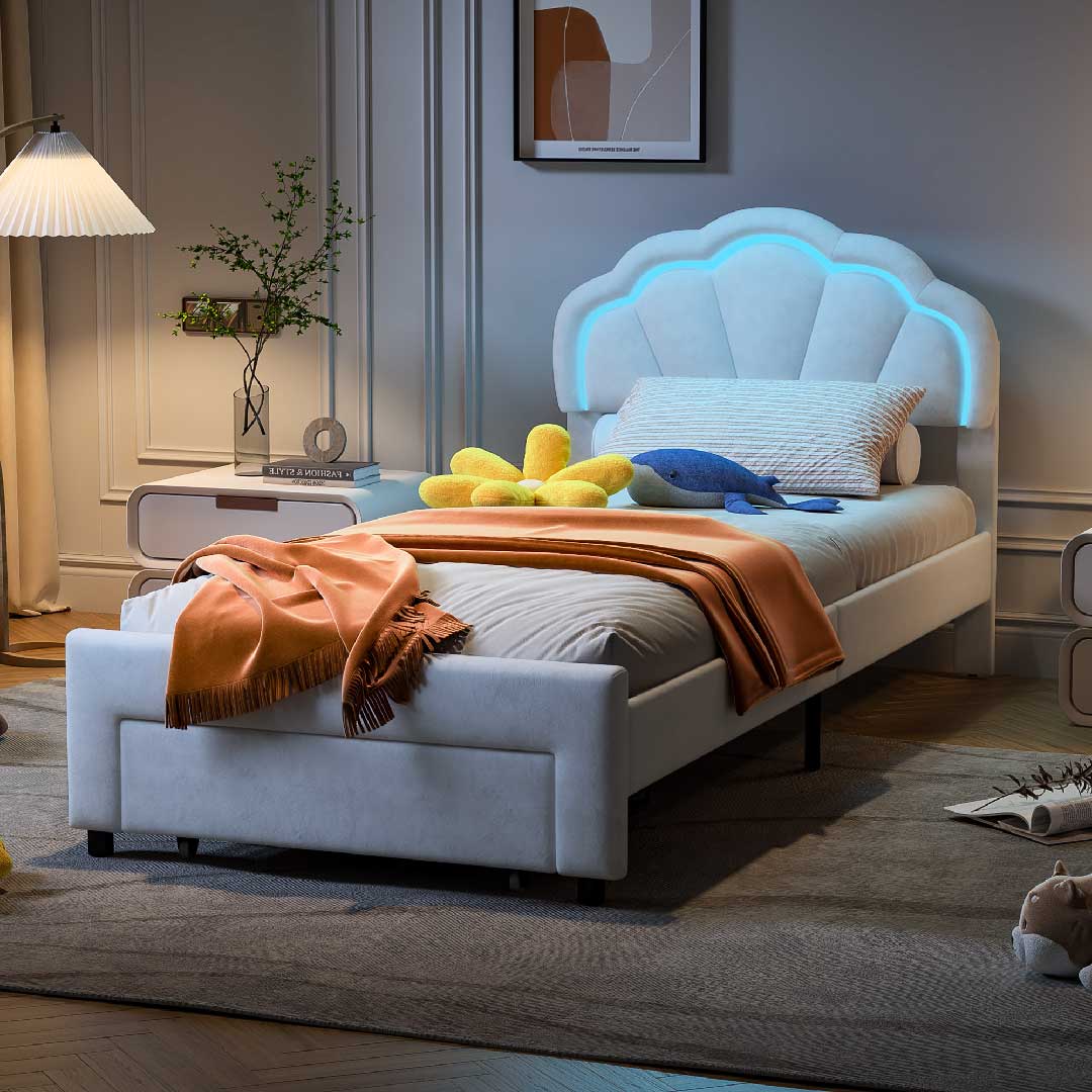 Yelenaro Kinderbett mit LED-Beleuchtung – modernes Polsterbett aus Samt in Weiß mit weichem Kopfteil und Stauraum-Schublade.