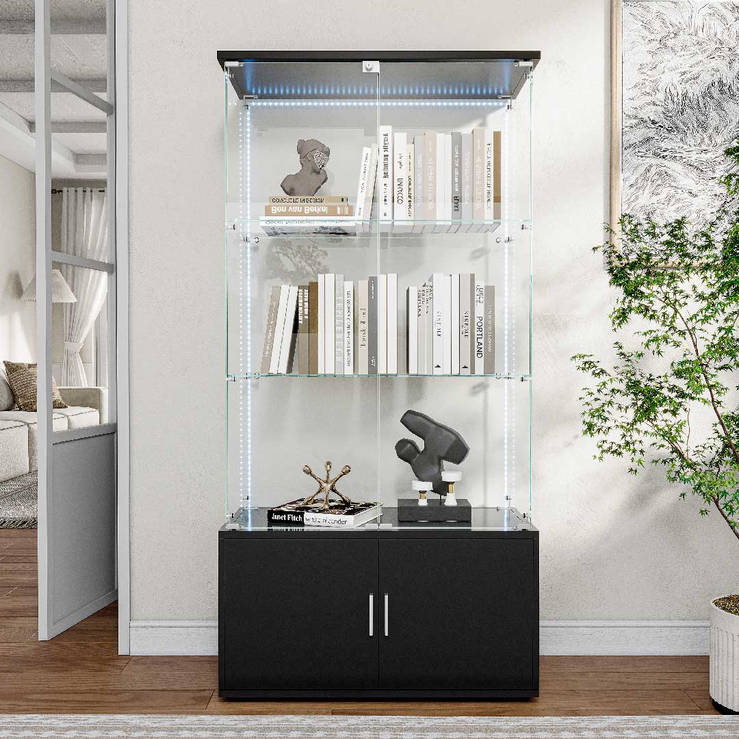 Moderne schwarze Glasvitrine 164 cm mit LED-Beleuchtung und abschließbaren Glastüren – stilvolle Präsentation von Büchern und Dekoration im Wohnzimmer