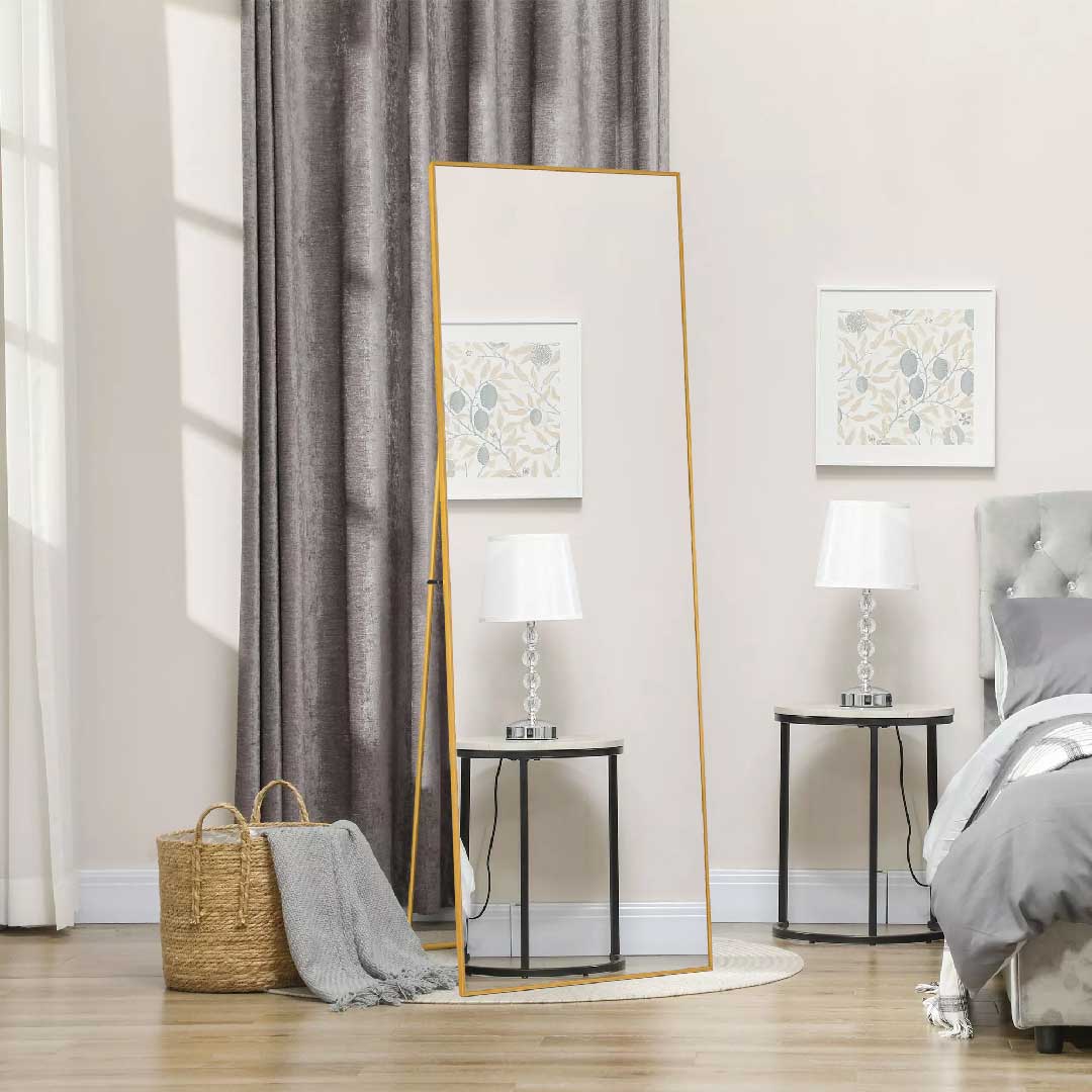 Yelenaro Ganzkörperspiegel als Standspiegel im Schlafzimmer, Sicherheitsglas mit elegantem Aluminiumrahmen in Goldoptik